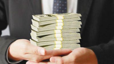 Manos amigas salieron con u$s 2 millones para enfriar al blue