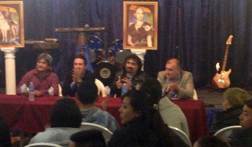 DAR�O D�AZ P�REZ JUNTO A VECINOS DE MONTE CHINGOLO