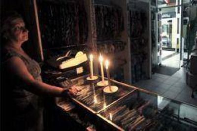 Allanaron empresas y dependencias del gobierno porte�o por el corte de luz