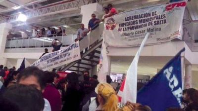 Costello minimiz� el reclamo municipal en Capital