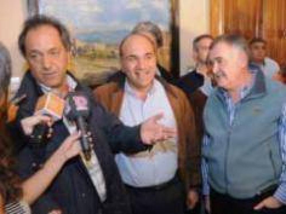 Manzur viajar� al cierre de campa�a de Scioli en el Luna Park
