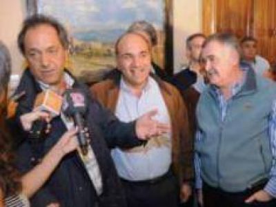 Manzur viajar� al cierre de campa�a de Scioli en el Luna Park