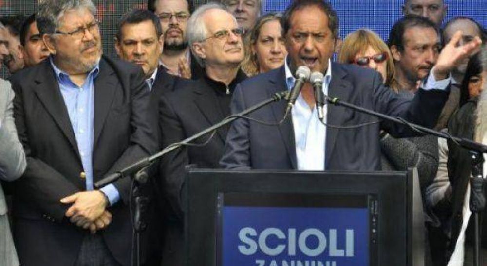 Sin silla en el gabinete presidencial, El Movimiento Evita sali� a apurar a Scioli