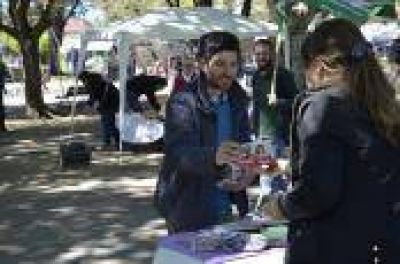 �Garro es retr�grado e ignorante�, dice Amoretti y le recuerda sus v�nculos con Duhalde y La Plata F�tbol Club
