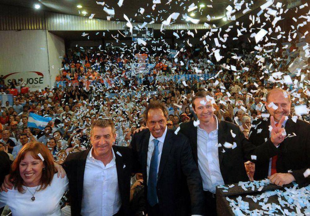Scioli encabez� un acto en Paran� con fuerte respaldo a Osuna y Bordet