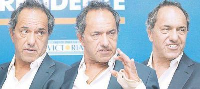 Scioli mide a Francos para embajada en EE.UU. pero demora YPF y la Canciller�a