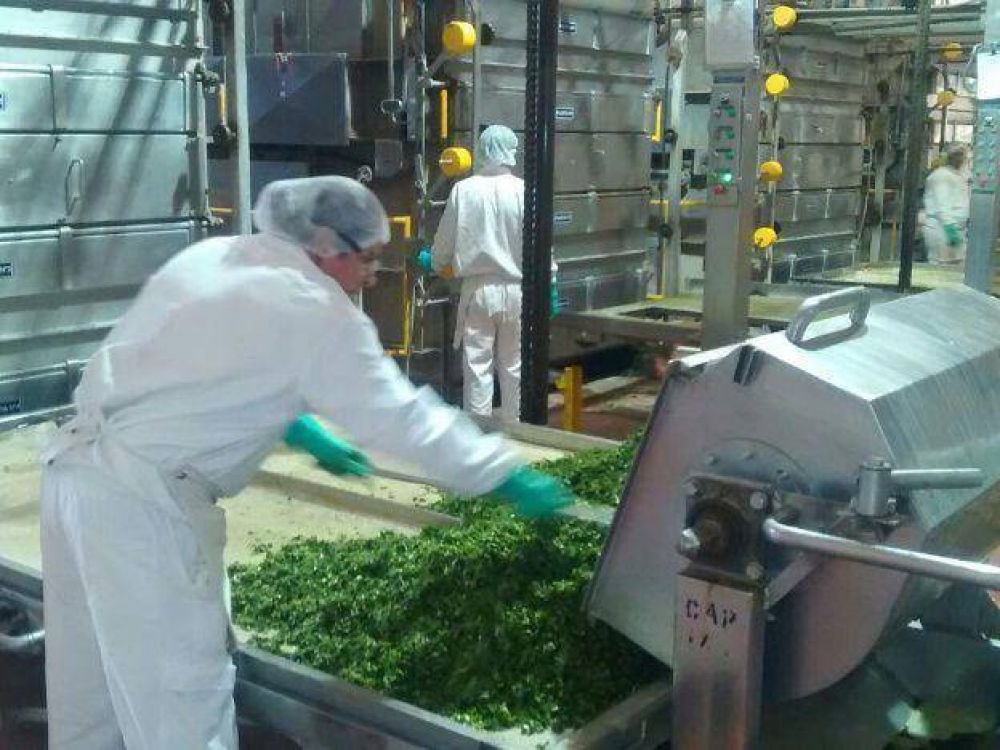 La f�brica Knorr mostr� c�mo procesa los alimentos en su planta de Guaymall�n: reutiliza el 98% del agua