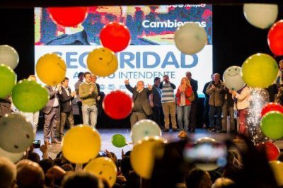 Arroyo cerr� su campa�a y dijo: �Lleg� la hora de dar vuelta la p�gina en Mar del Plata�