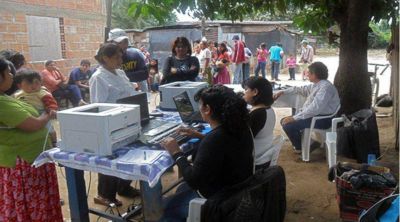 Hacen pasar por abor�genes a extranjeros que acceden a los DNI