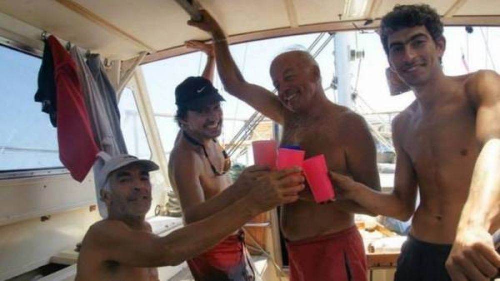 Desapareci� un velero con tres argentinos en el Oce�no Atl�ntico