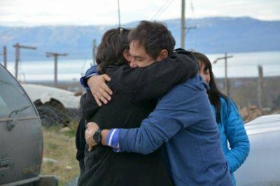 Eduardo Costa termin� su campa�a junto a los vecinos.