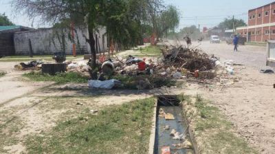 Vecinos denuncian basura acumulada en Goitia al 1600