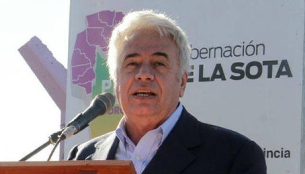 De la Sota firm� un decreto para �prevenir el soborno�