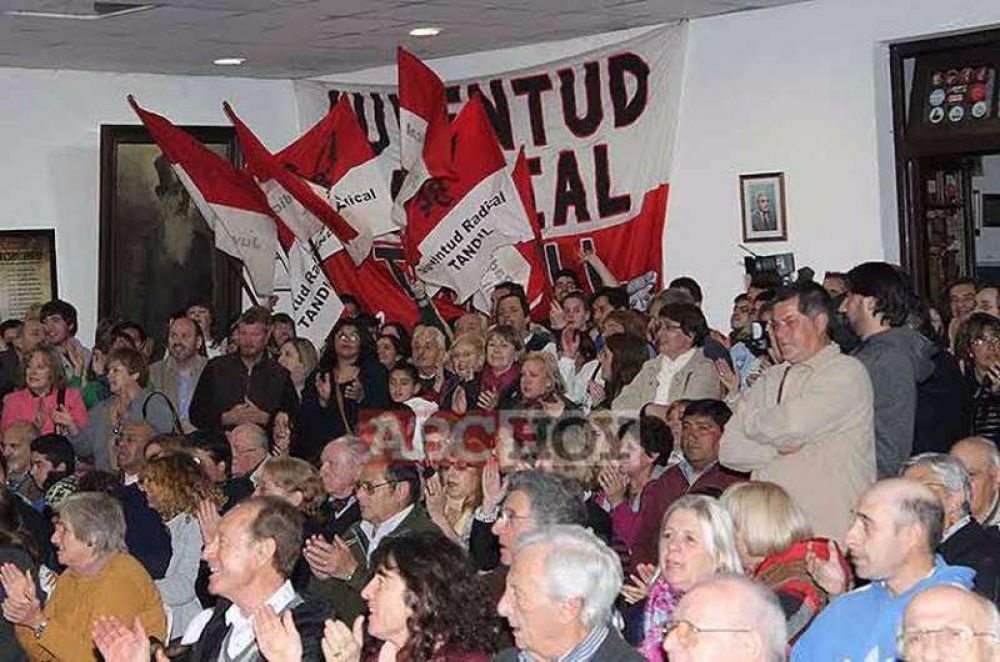 Lunghi en la UCR: �El viento tambi�n es viejo, pero cada d�a sopla m�s fuerte�