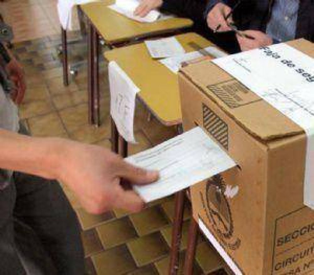 En El Alto, las elecciones se desarrollan con normalidad