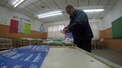 La elecci�n se desarrolla con normalidad: ya votaron todos los candidatos
