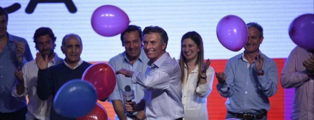 Transcienden los primeros datos: Scioli gana por 3 a 5 puntos y Vidal podra ser gobernadora