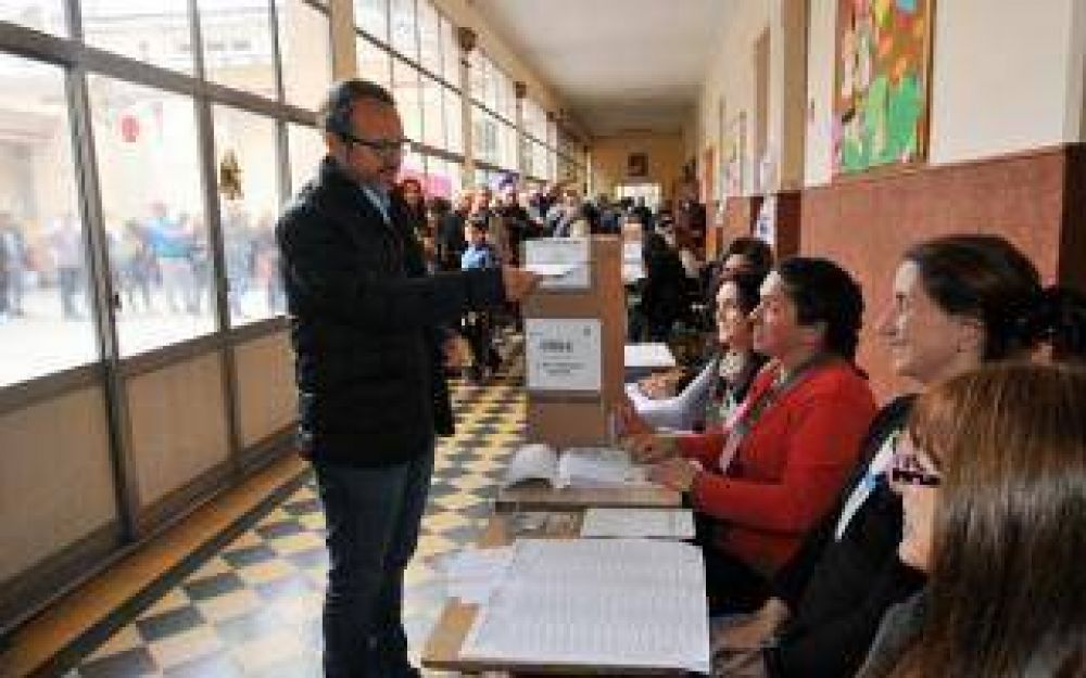 Elecciones 2015: Valenzuela gan en Tres de Febrero