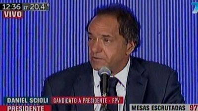 Scioli evit� responder si habl� con Cristina tras la elecci�n