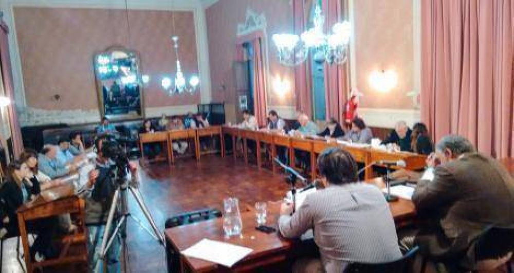 Elecciones 2015: Cinco concejales para Salazar, tres para P�ngaro y uno para Ramanzini
