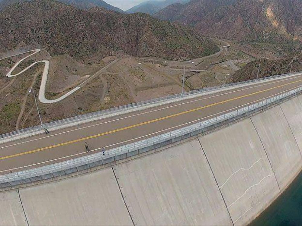 Presa de Potrerillos: por maniobras de limpieza el Gobierno pidi� 