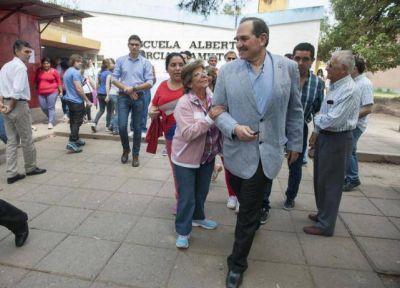 De las PASO a las generales, Alperovich perdi� 70.000 votos y El�as gan� esa misma cantidad