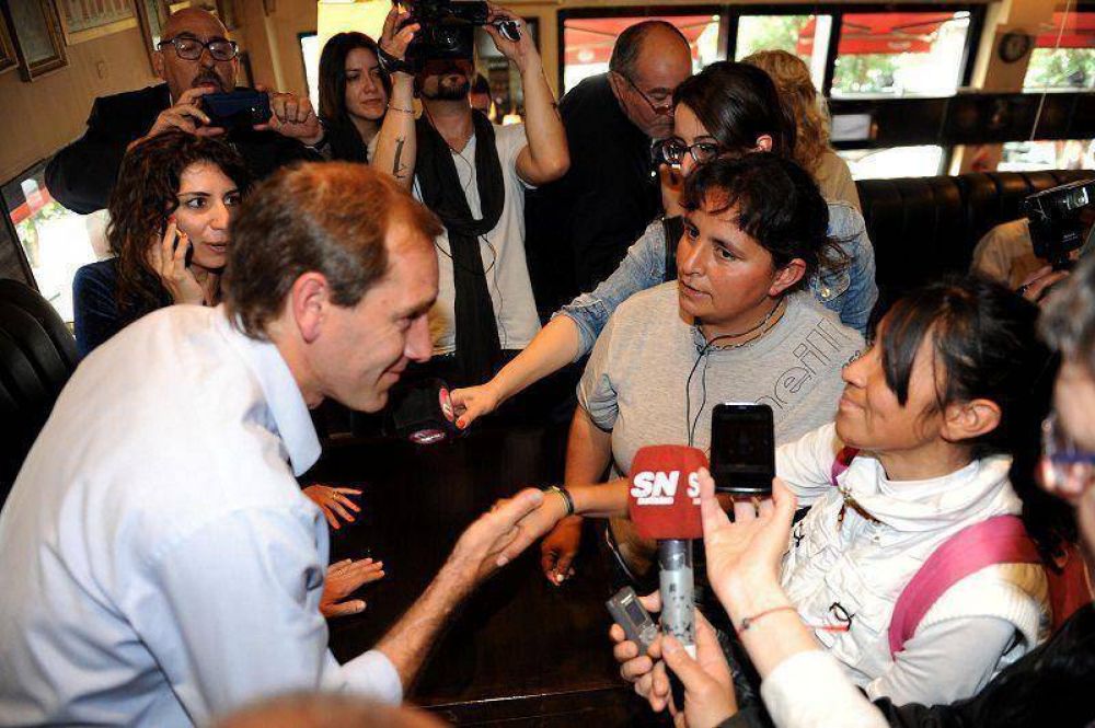 Garro agradeci� a los platenses y le dijo a Municipales: �Nadie va a dejarlos sin trabajo� 