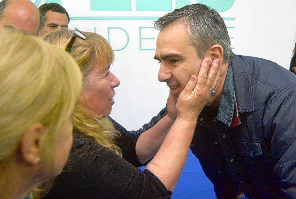 Feli�: �Ahora corresponde honrar el mandato de 60 mil bahienses�