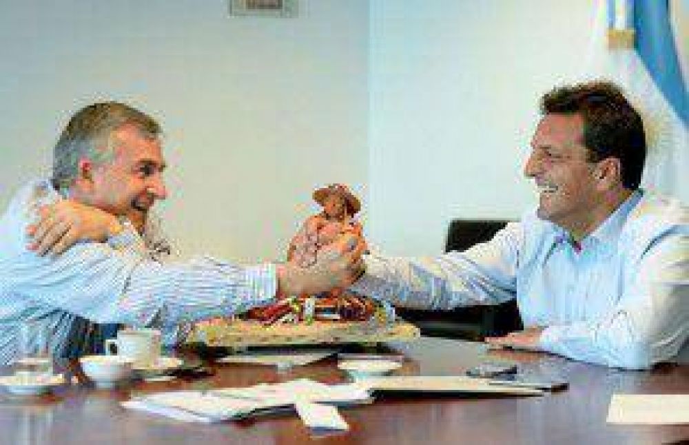 Massa dialoga con Macri y hoy presenta su plan programtico