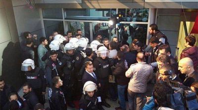 La polic�a turca tom� el control de dos cadenas de TV opositoras