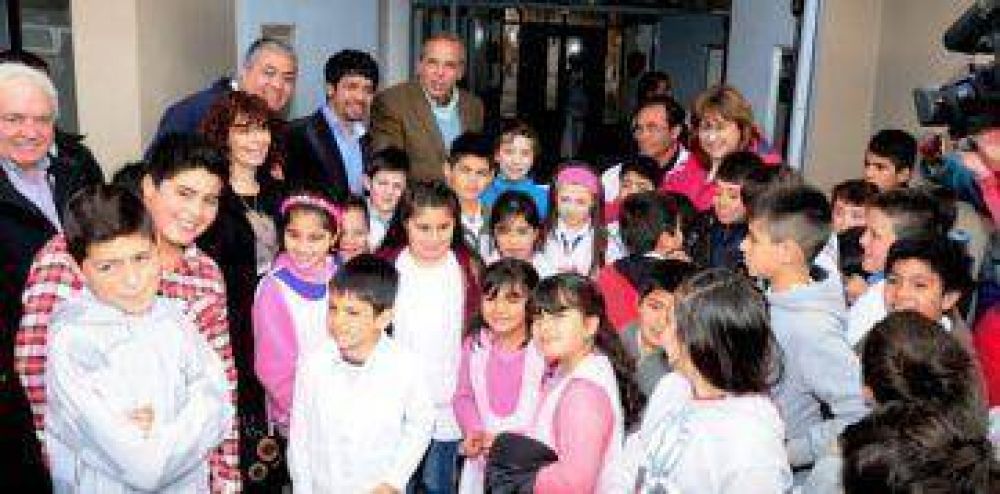 El Gobierno prev� m�s inversi�n para educaci�n