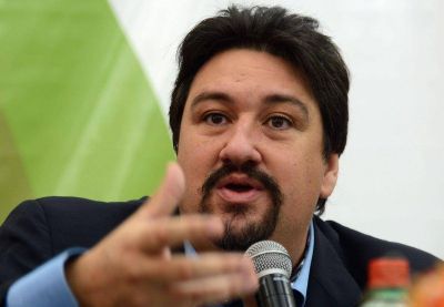 Closs insisti� en enfocar el debate entre los modelos de Scioli y Macri