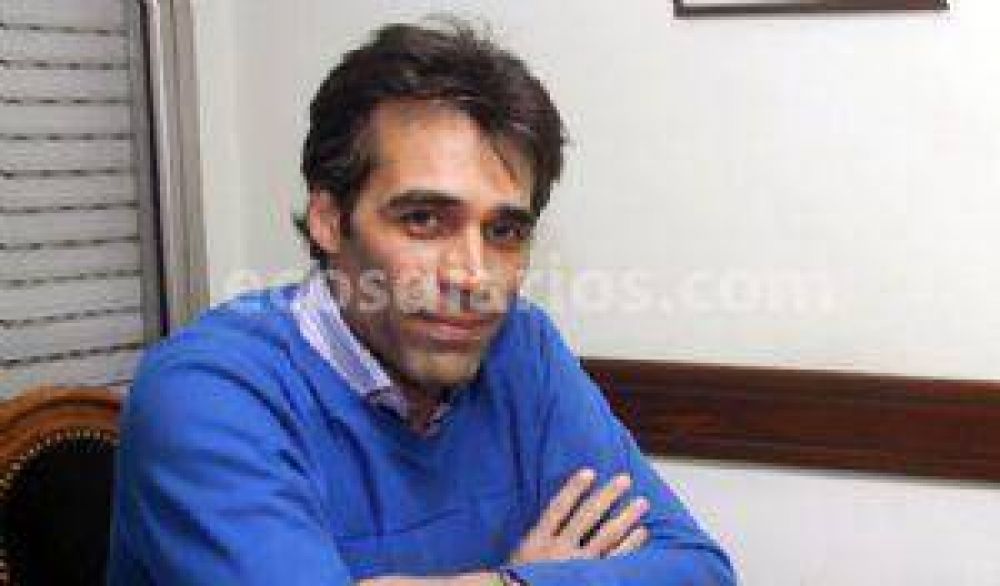 L�pez defiende el resultado con el apoyo total de Massa