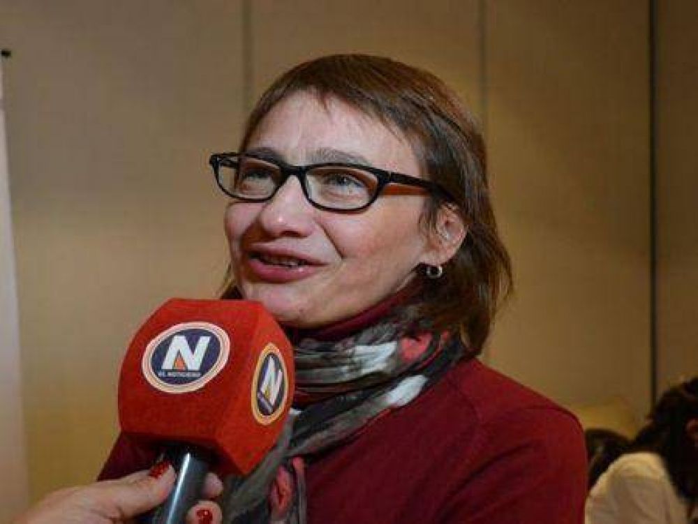 R�os: �Es un presupuesto que va a ejecutar otra gobernadora y es a quien deben convocar a la Legislatura�