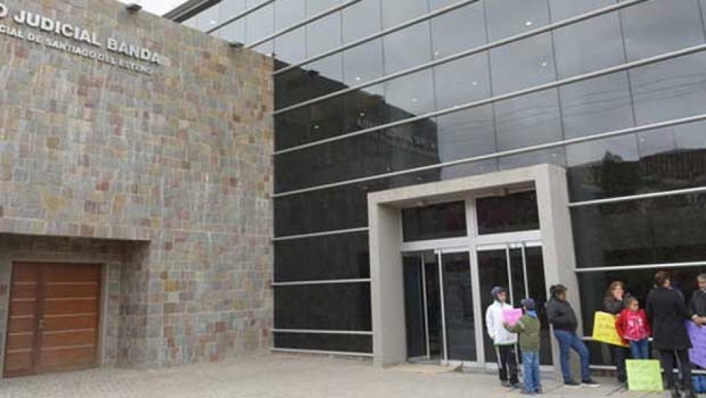 Menor confes� a su maestra que era golpeada por su padre y abusada por sus hermanos