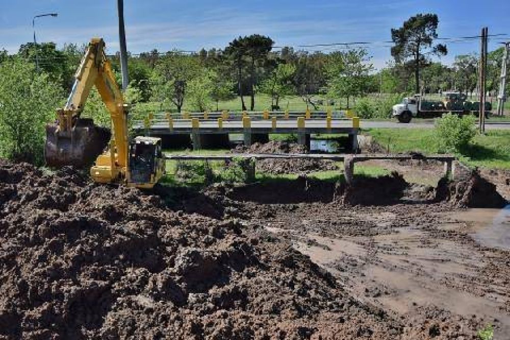 Contin�an los trabajos viales e hidr�ulicos en J�uregui y Pueblo Nuevo