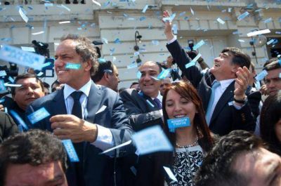 Manzur recibi� el bast�n y anunci� reformas