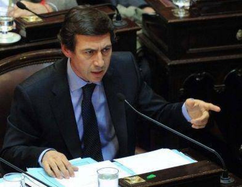 Naidenoff: �La demora es inadmisible y sin justificaci�n�