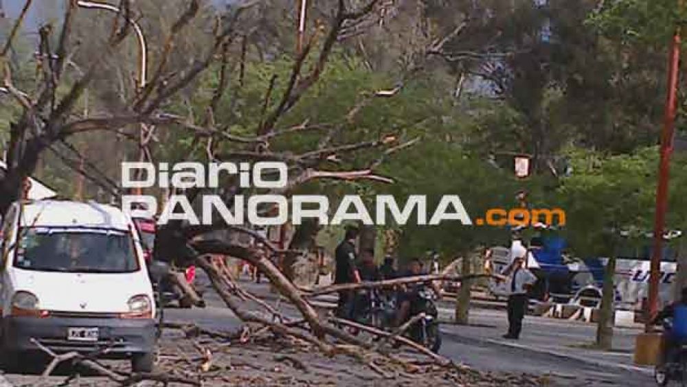 El viento casi provoca una tragedia en Las Termas