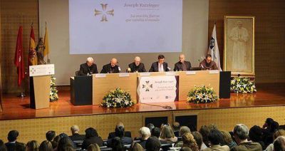Monse�or Ladaria: �Quien se acerca a Benedicto XVI descubre a una gran persona�