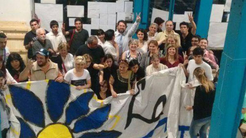 Anti Macri, randazzistas se calzan la naranja