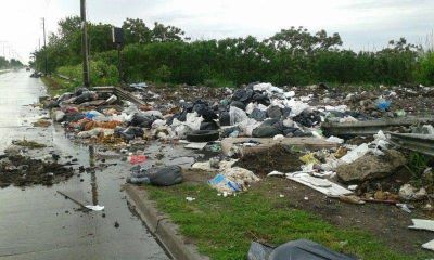 Bronca: Bruera se va y se �olvida� toneladas de basura en las calles de Hern�ndez 