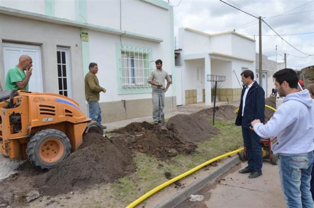 Avanza la obra de gas en Barrio Colombo