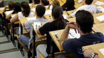 Por ley, proh�ben el examen de ingreso en las universidades