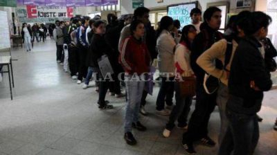 �Para atender el ingreso irrestricto, la UNT deber�a triplicar los docentes de los primeros a�os�