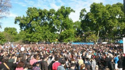 Multitudinaria reuni�n de militantes autoconvocados a favor de Scioli