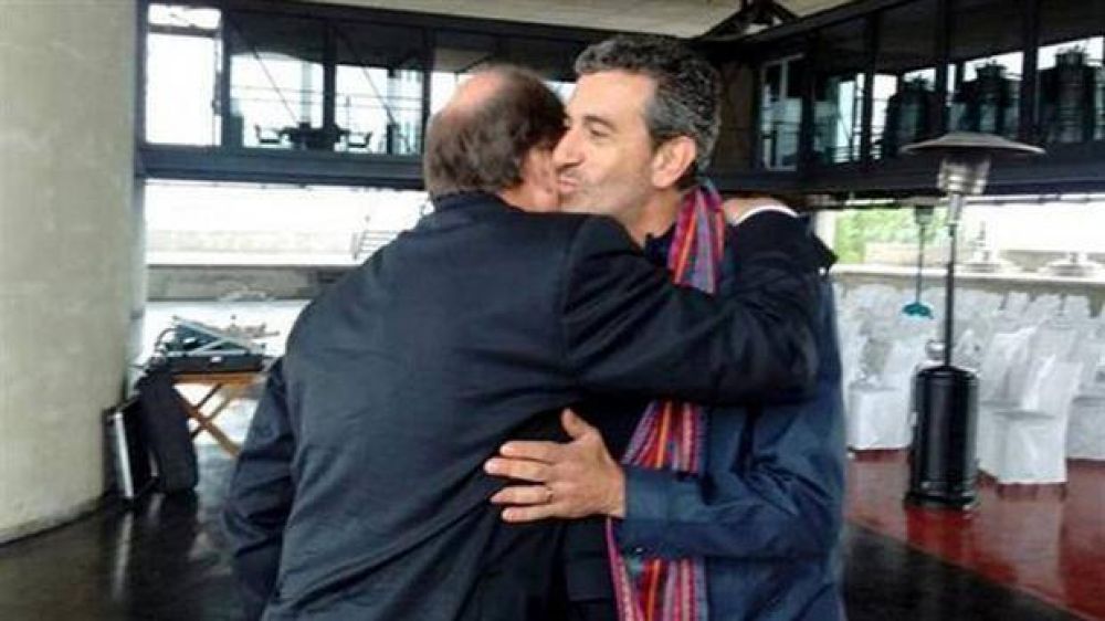 Randazzo critic� a Cristina por elegir a Scioli y qued� cerca de la renuncia