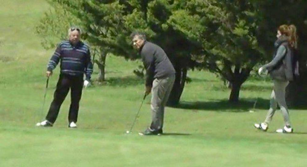 Quien es el misterioso empresario que jug al golf con Macri en Tandil