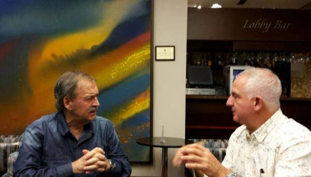 Schiaretti, con Restrepo, en Colombia