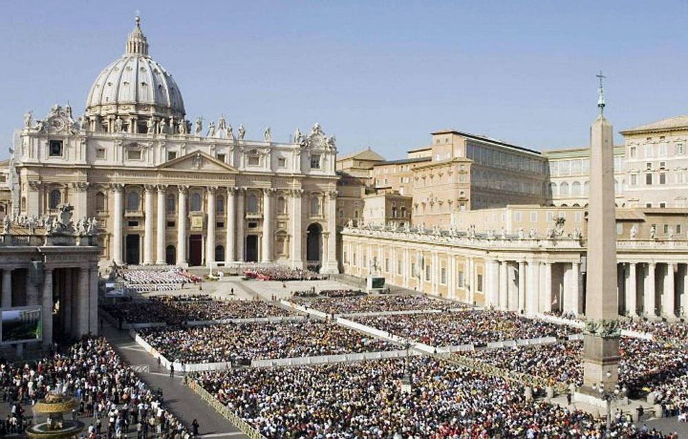 Más problemas en el Vaticano: hackean archivos